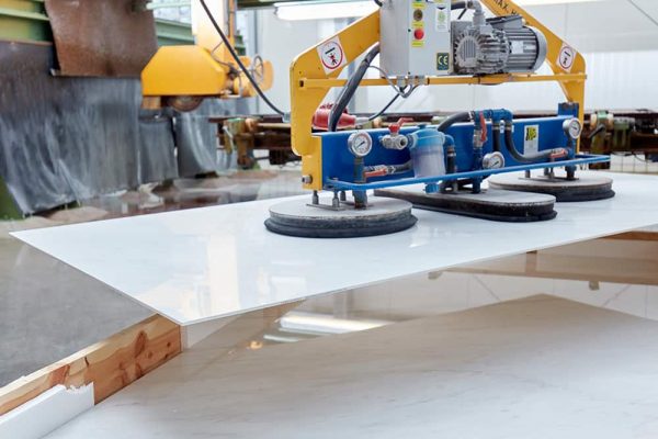 Professionelle Fliesenschneiden